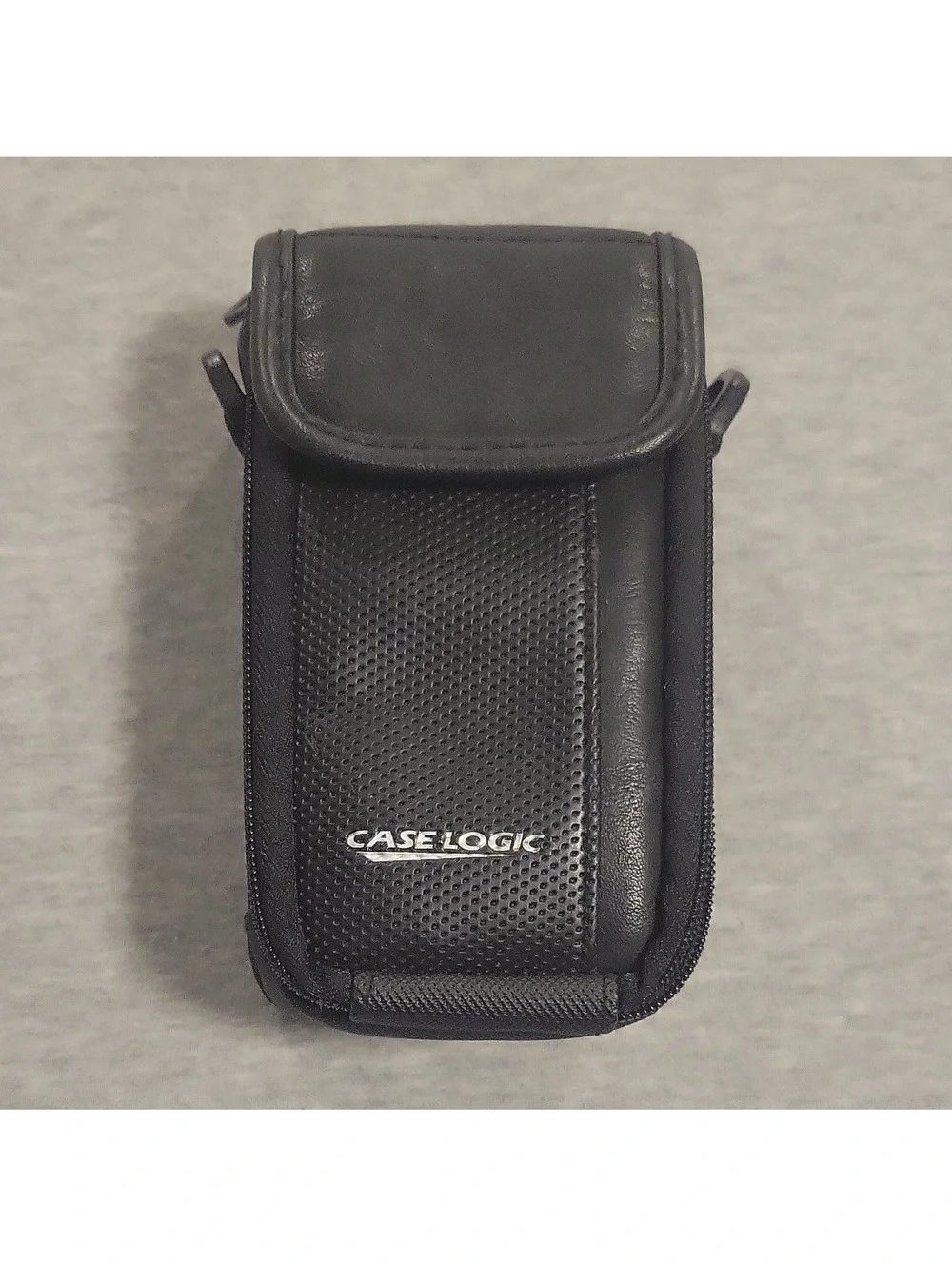 Case Logic Black Compact Camera Case/Pouch Zipper Closure, Belt Loop, Strap